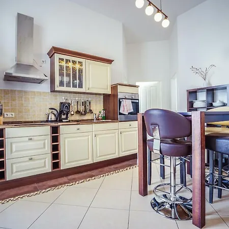 **traumhafte City-wohnung // 120qm // 4-raeume**