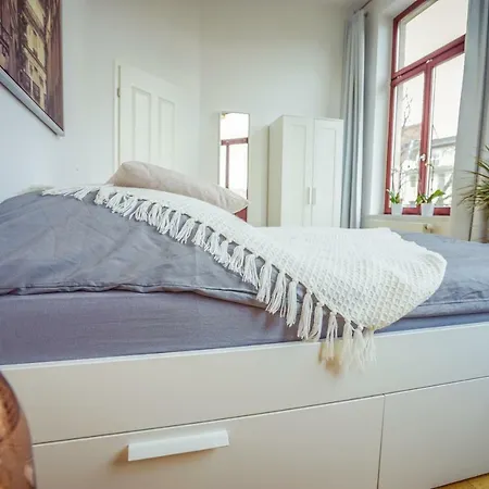 Apartamento **traumhafte City-wohnung // 120qm // 4-raeume**