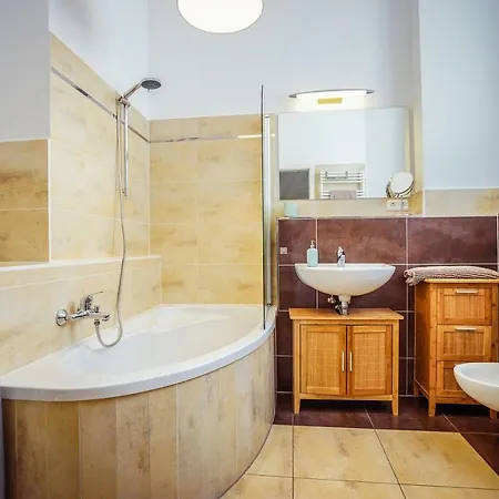 **traumhafte City-wohnung // 120qm // 4-raeume** Leipzig