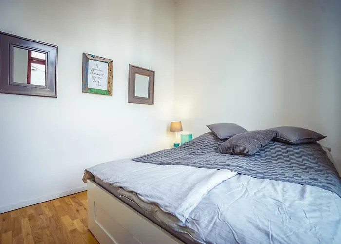 **traumhafte City-wohnung // 120qm // 4-raeume** Appartement