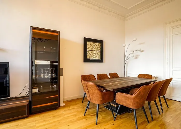 Appartement **traumhafte City-wohnung // 120qm // 4-raeume** *