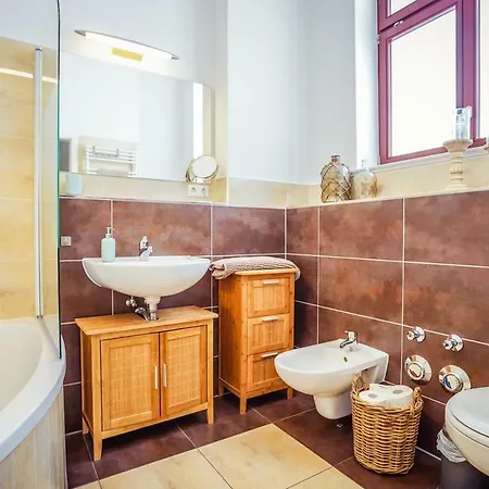 Apartment **traumhafte City-wohnung // 120qm // 4-raeume**