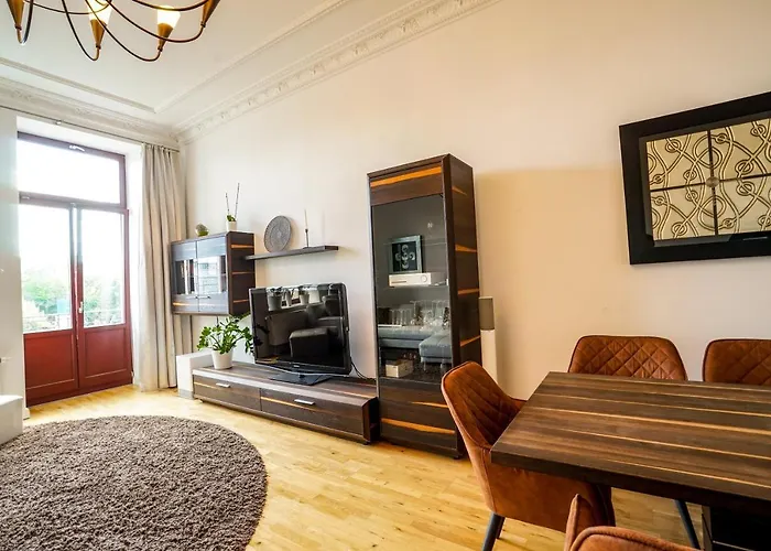 **traumhafte City-wohnung // 120qm // 4-raeume** Appartement